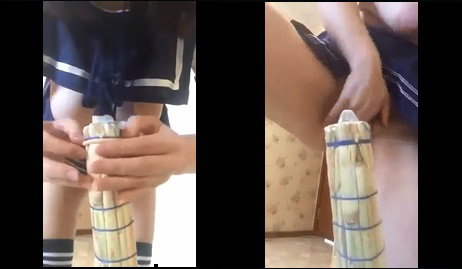 Hết móc áo em chơi đến chổi | choi Hết móc áo em chơi đến chổi | choi